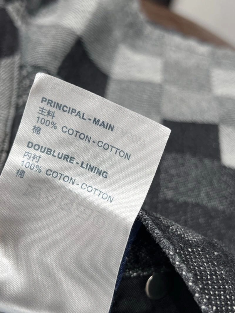 Louis Vuitton Short Pants ZipUp 130663