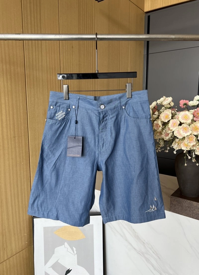 Snug Louis Vuitton Short Pants 130666