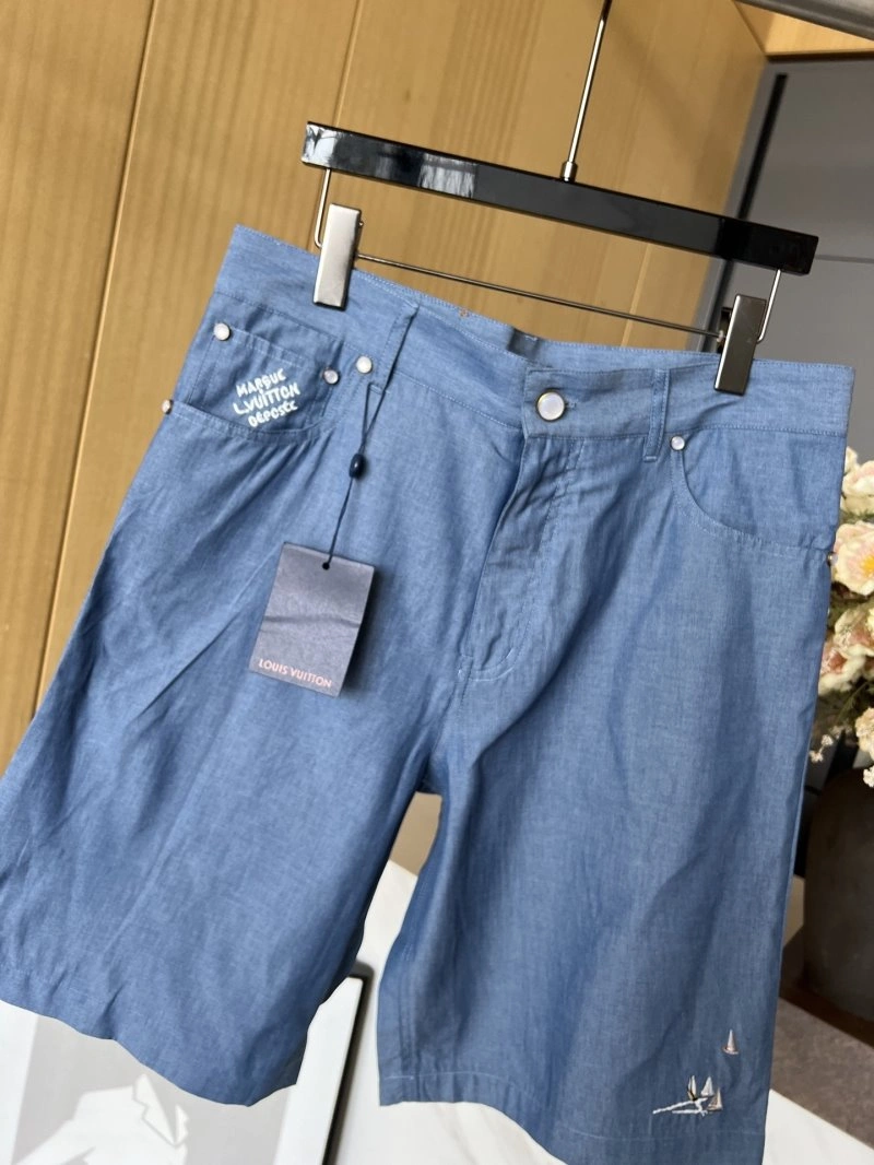 Snug Louis Vuitton Short Pants 130666