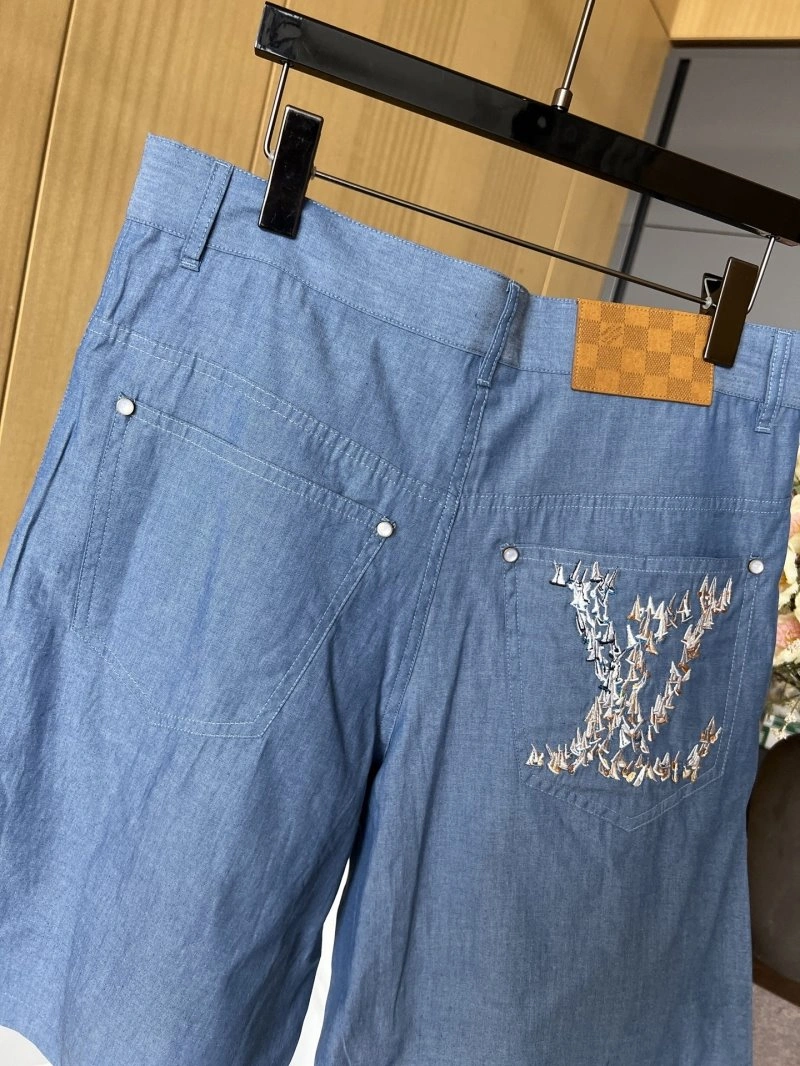 Snug Louis Vuitton Short Pants 130666