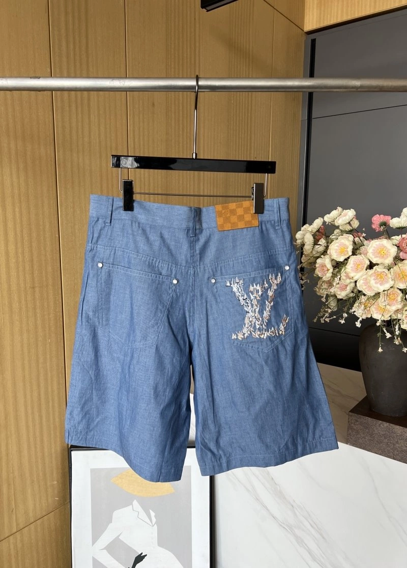 Snug Louis Vuitton Short Pants 130666