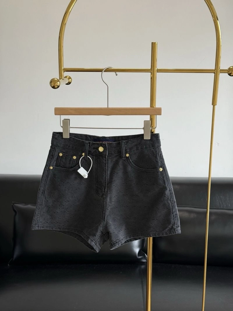 Stretchable Louis Vuitton Short Pants 130670