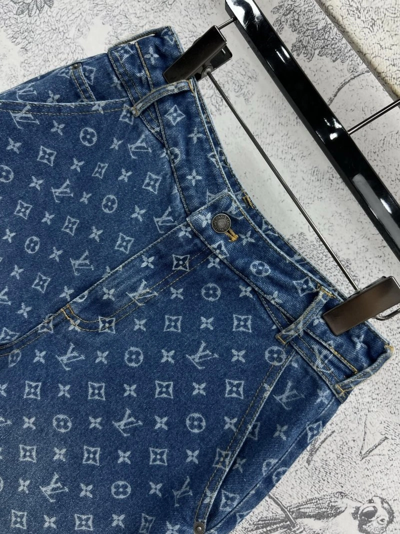 Louis Vuitton Short Pants Sleek 130648