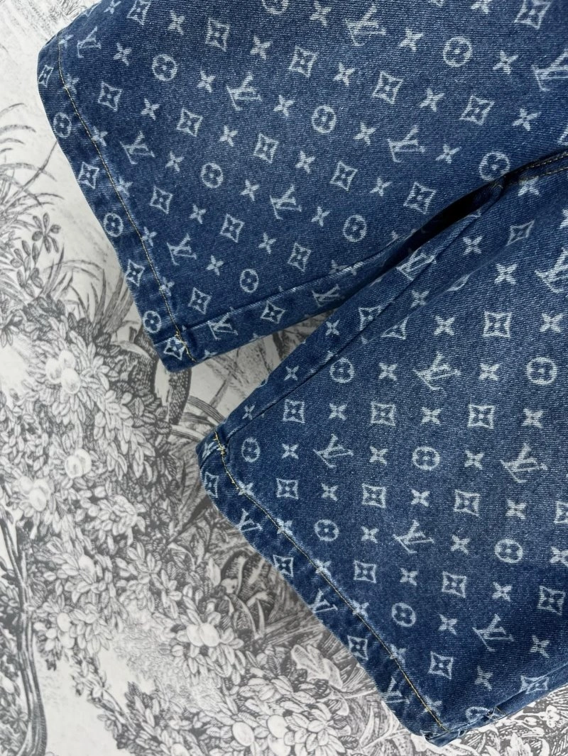 Louis Vuitton Short Pants Sleek 130648