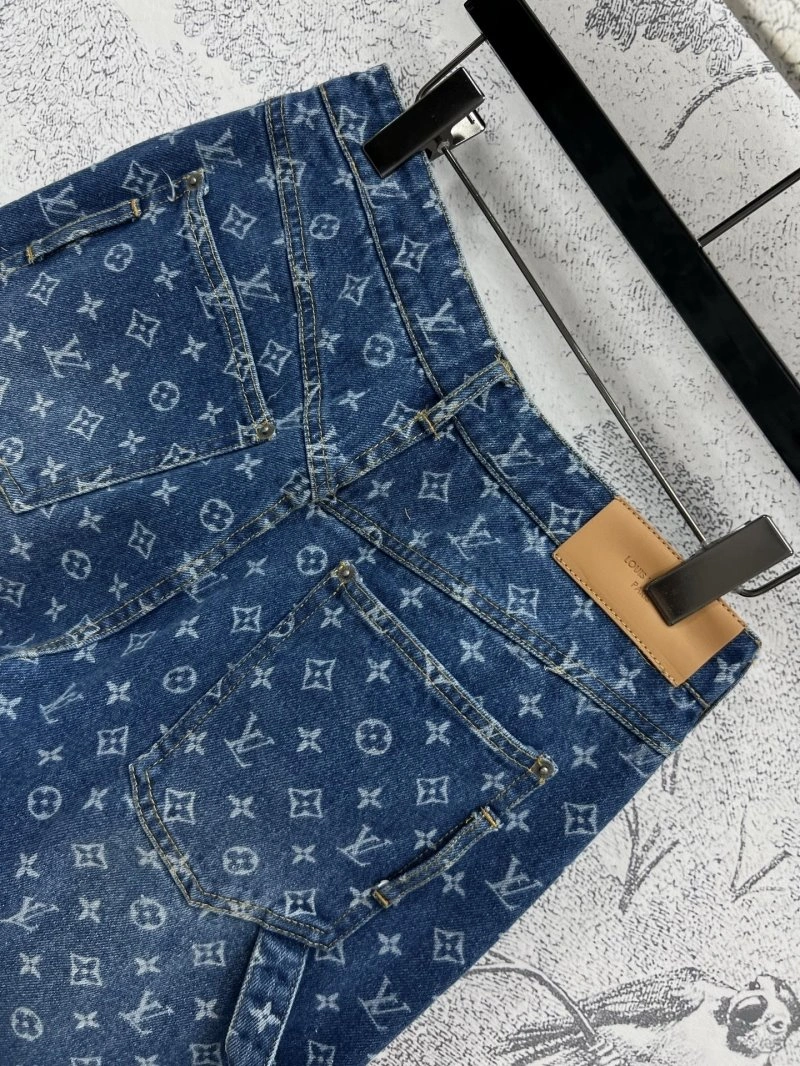 Louis Vuitton Short Pants Sleek 130648