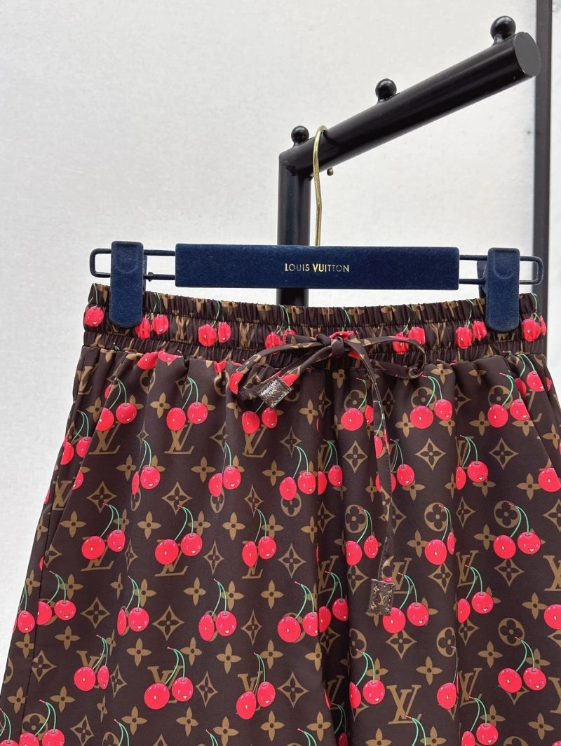 Refined Louis Vuitton Short Pants 130654