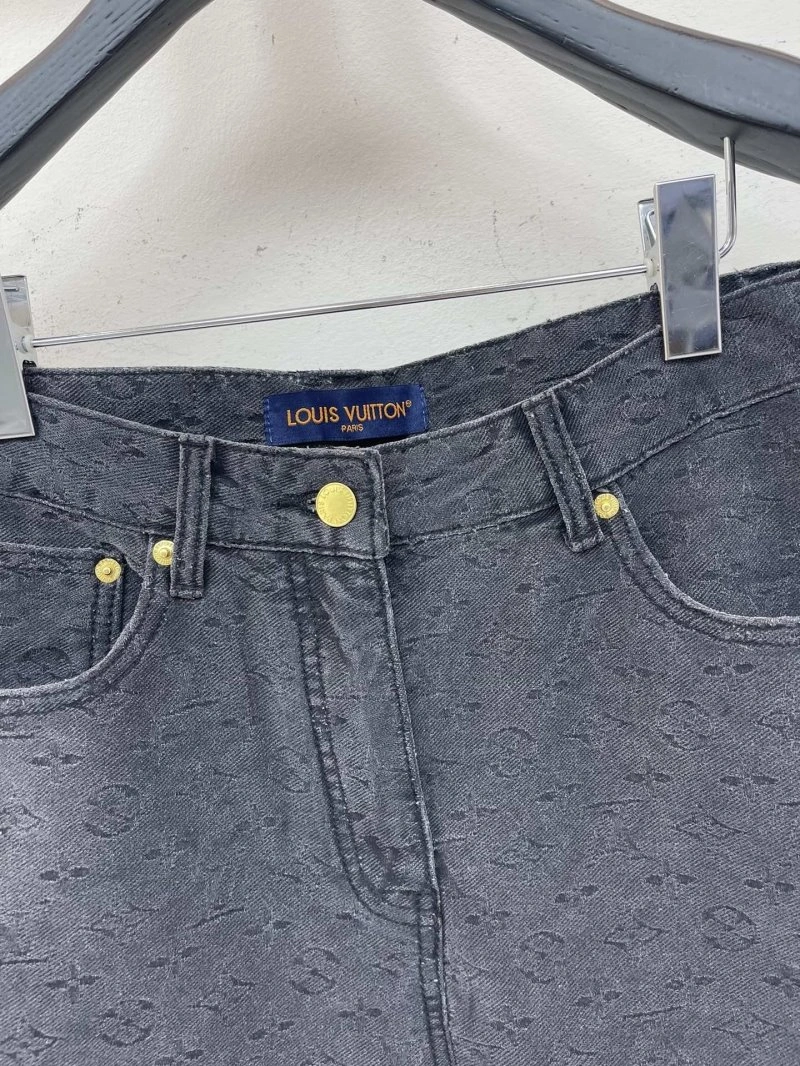 Louis Vuitton Short Pants Stretchable 130640