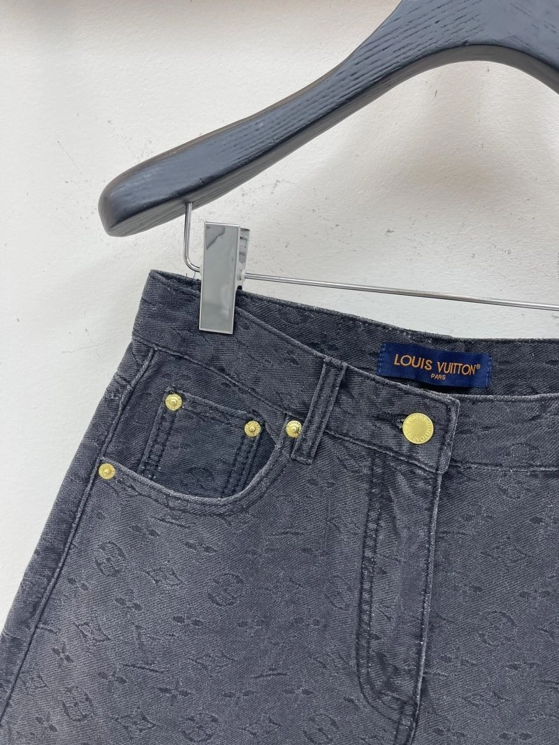 Louis Vuitton Short Pants Stretchable 130640