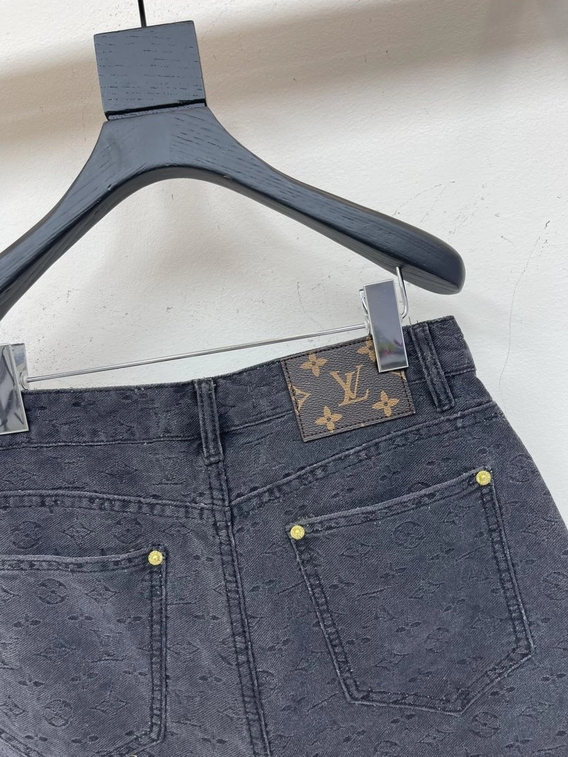 Louis Vuitton Short Pants Stretchable 130640