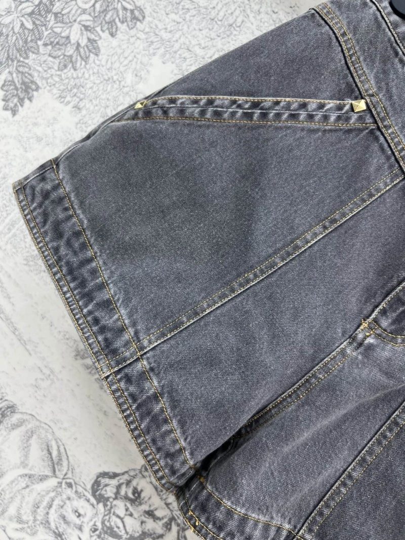 WeatherProof Louis Vuitton Short Pants 130641