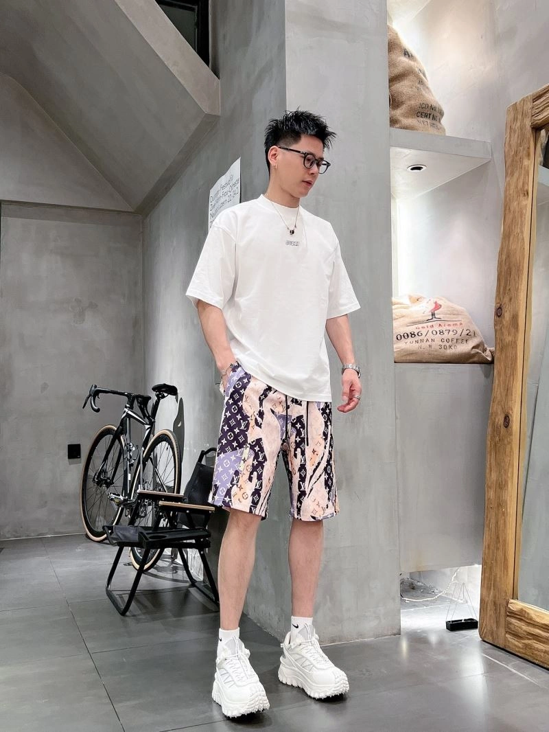 Lightweight Louis Vuitton Short Pants 135754