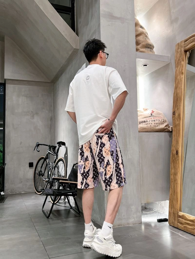 Lightweight Louis Vuitton Short Pants 135754
