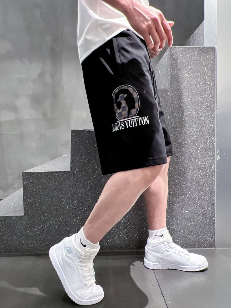 Louis Vuitton Short Pants MoistureWicking 135757