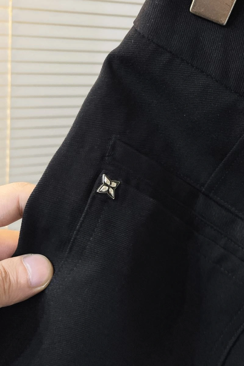 Louis Vuitton Short Pants Contemporary 134828