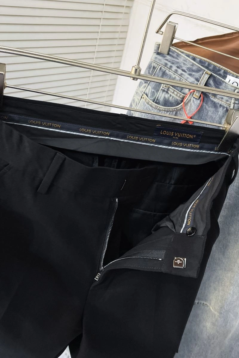 Louis Vuitton Short Pants Contemporary 134828