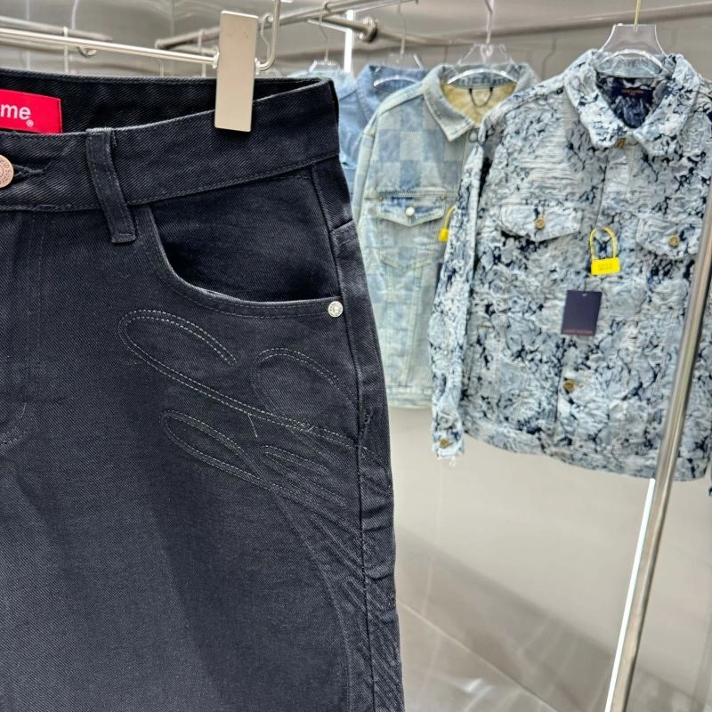 Sporty Louis Vuitton Short Pants 134830
