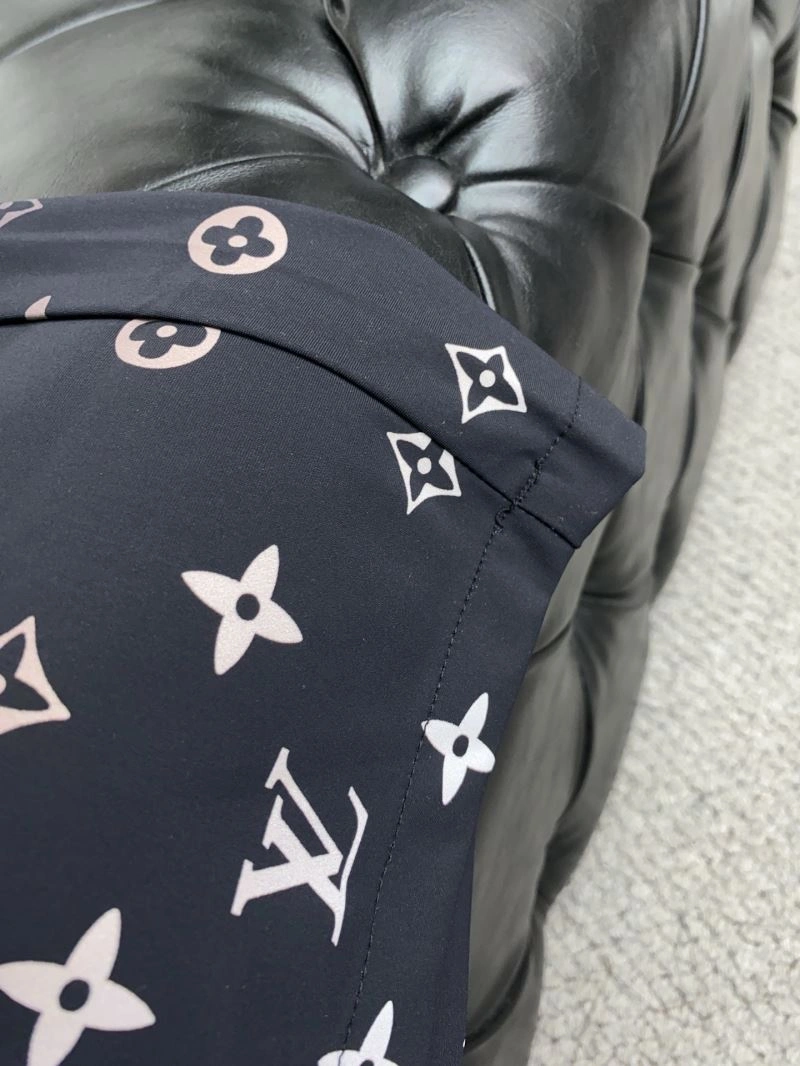 Louis Vuitton Short Pants Breathable 134825