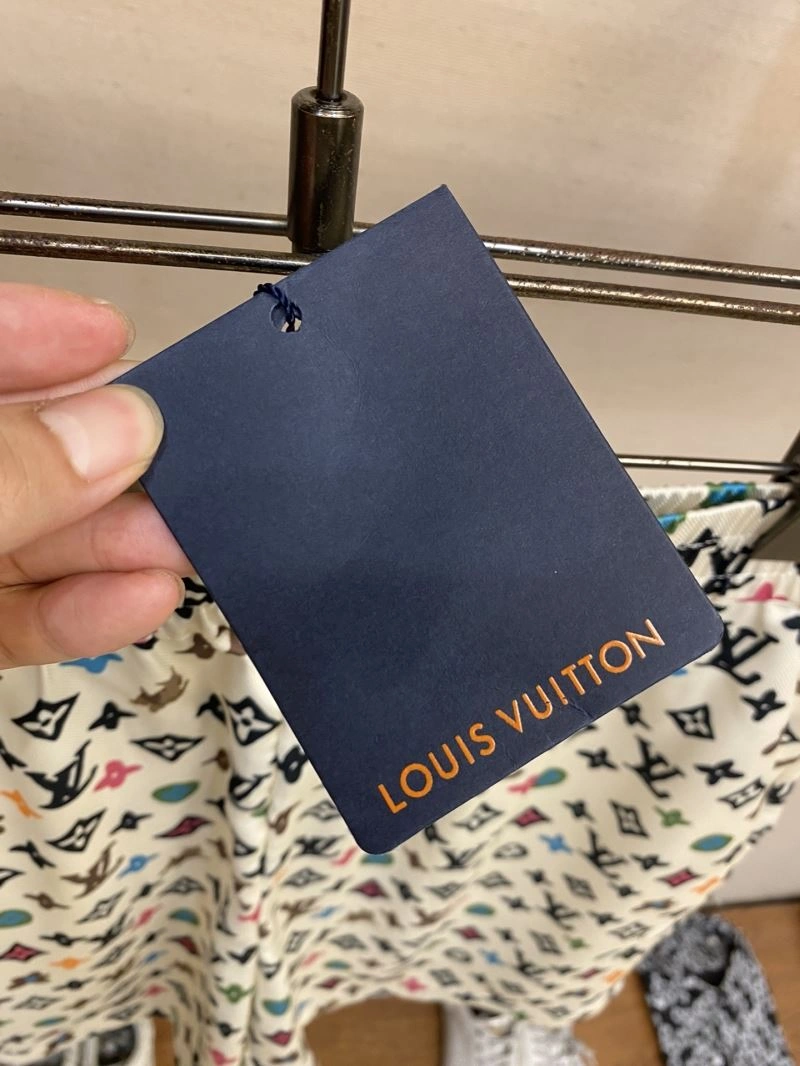 Snug Louis Vuitton Short Pants 134814