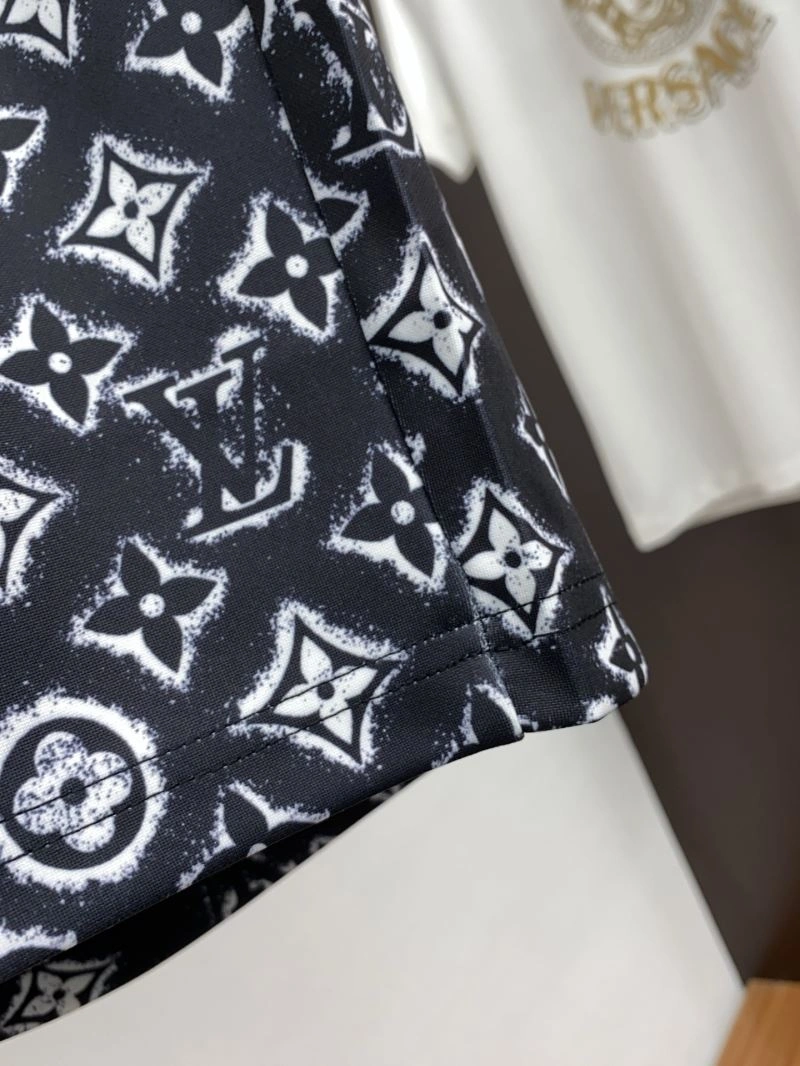 Casual Louis Vuitton Short Pants 133731