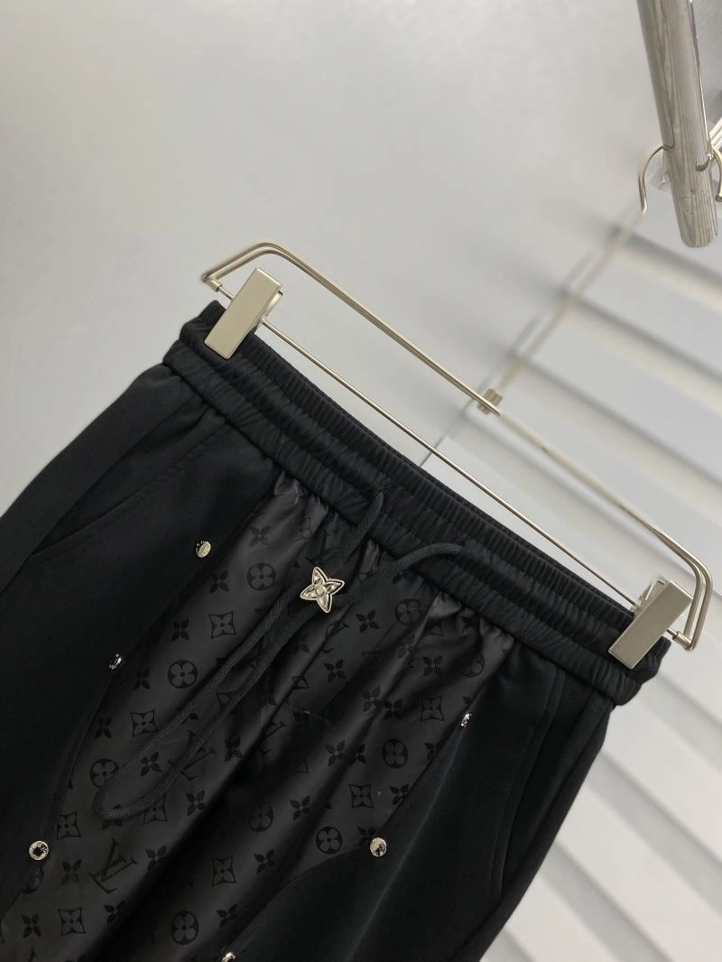 Snug Louis Vuitton Short Pants 133727