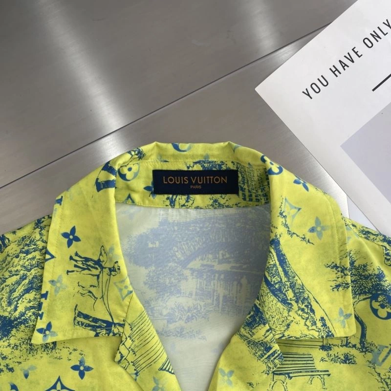 Vibrant Louis Vuitton Short Pants 133688