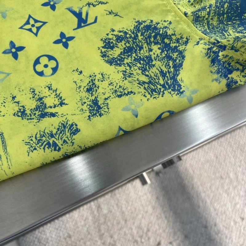 Vibrant Louis Vuitton Short Pants 133688
