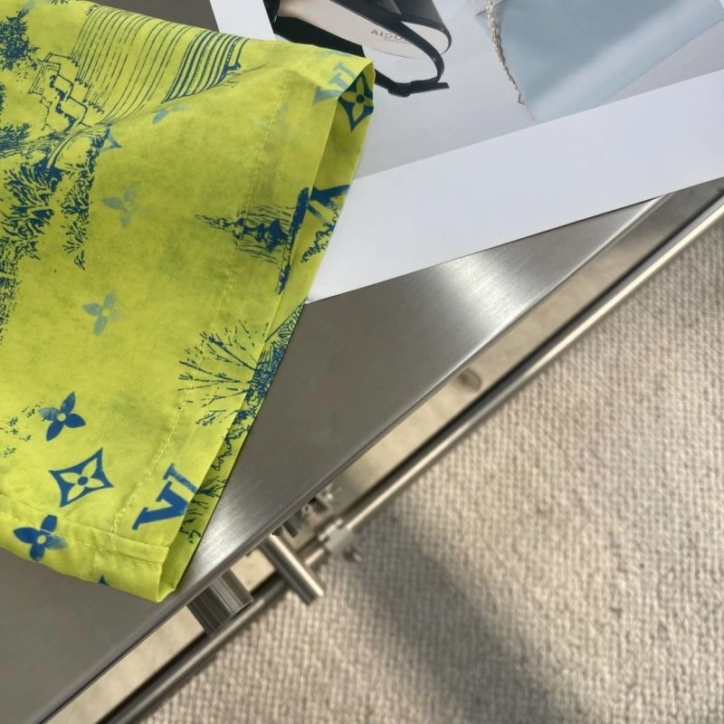 Vibrant Louis Vuitton Short Pants 133688