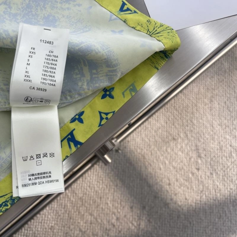 Vibrant Louis Vuitton Short Pants 133688