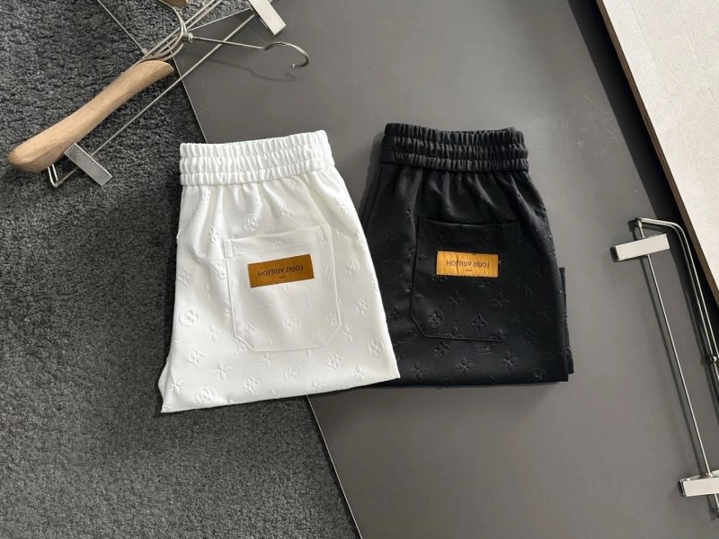 ModernLook Louis Vuitton Short Pants 133700