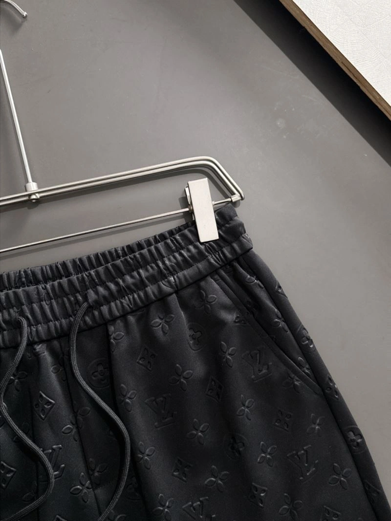 ModernLook Louis Vuitton Short Pants 133700