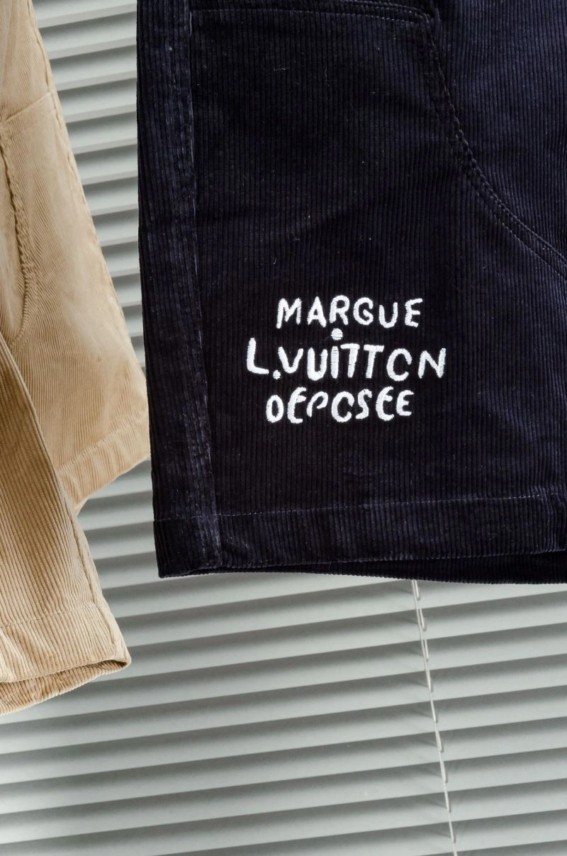Lightweight Louis Vuitton Short Pants 133713