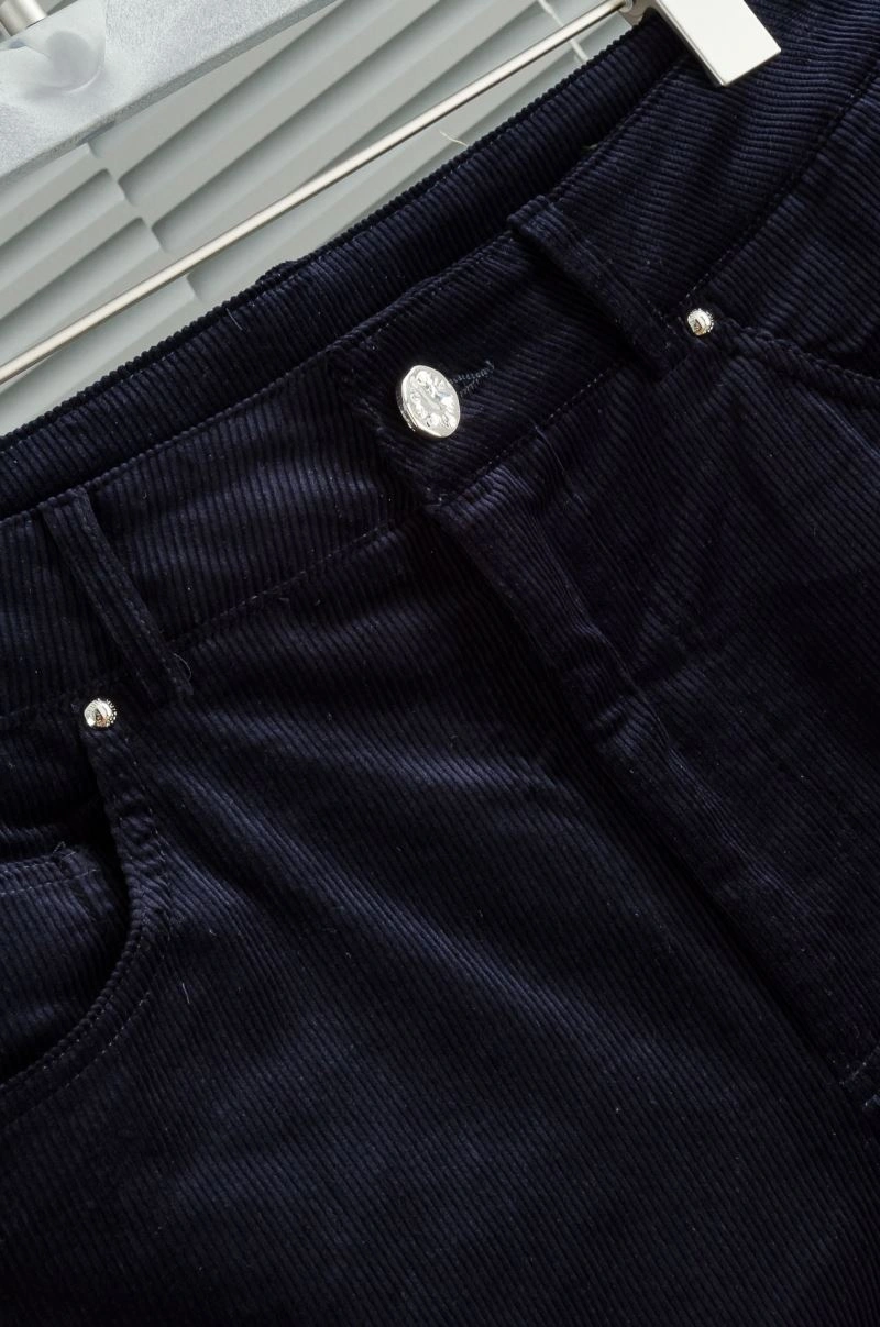 Lightweight Louis Vuitton Short Pants 133713