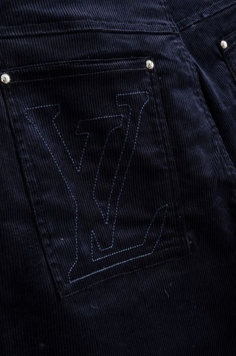 Lightweight Louis Vuitton Short Pants 133713