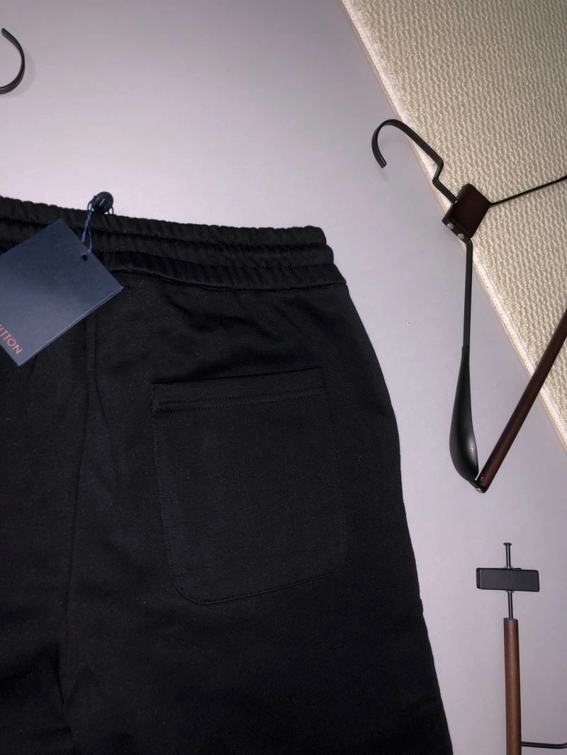 Vibrant Louis Vuitton Short Pants 133714