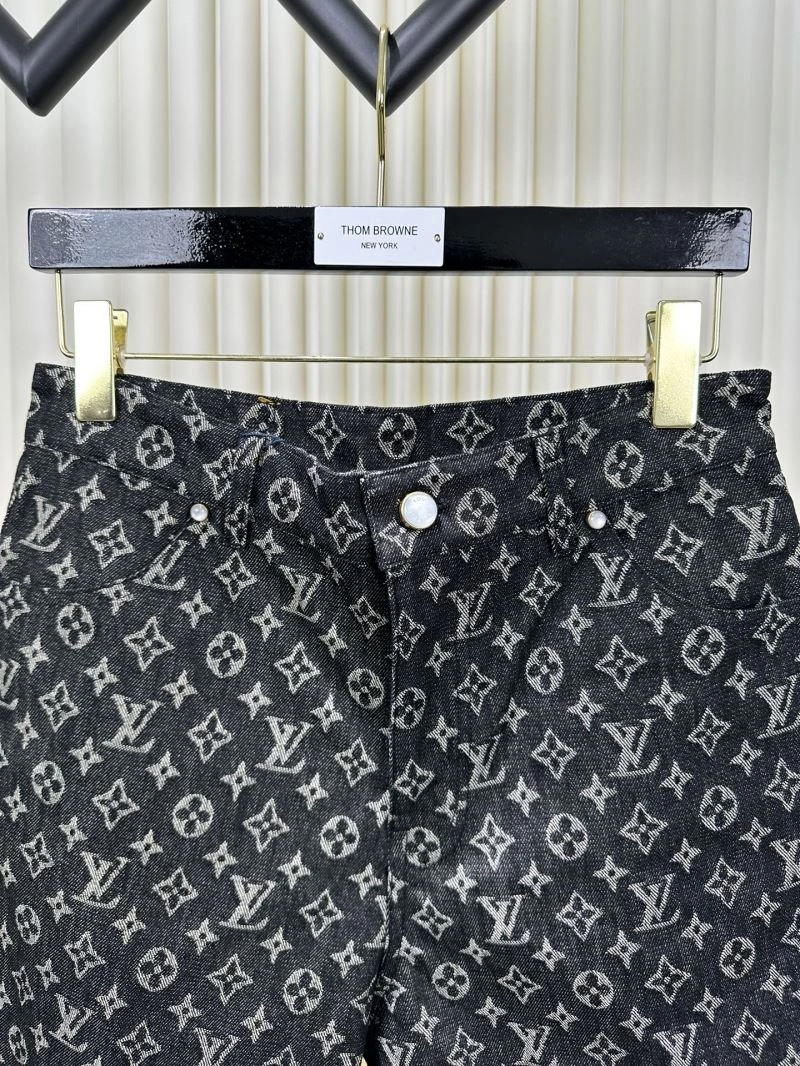 ModernLook Louis Vuitton Short Pants 132757