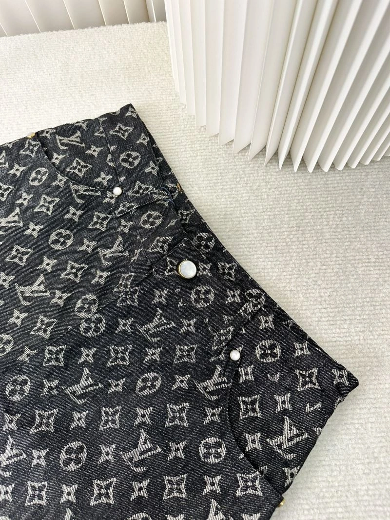 ModernLook Louis Vuitton Short Pants 132757
