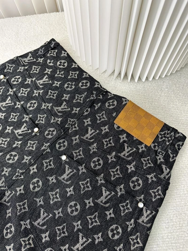 ModernLook Louis Vuitton Short Pants 132757