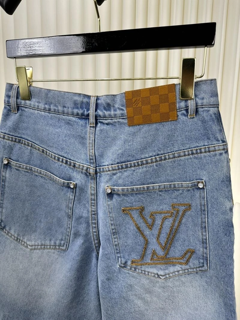 Louis Vuitton Short Pants Sporty 132750