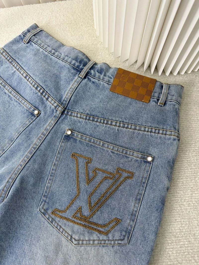 Louis Vuitton Short Pants Sporty 132750