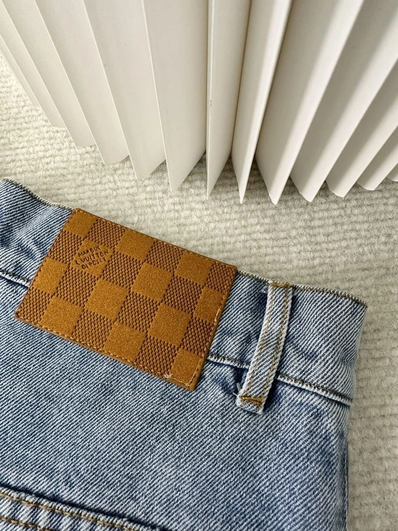 Louis Vuitton Short Pants Sporty 132750