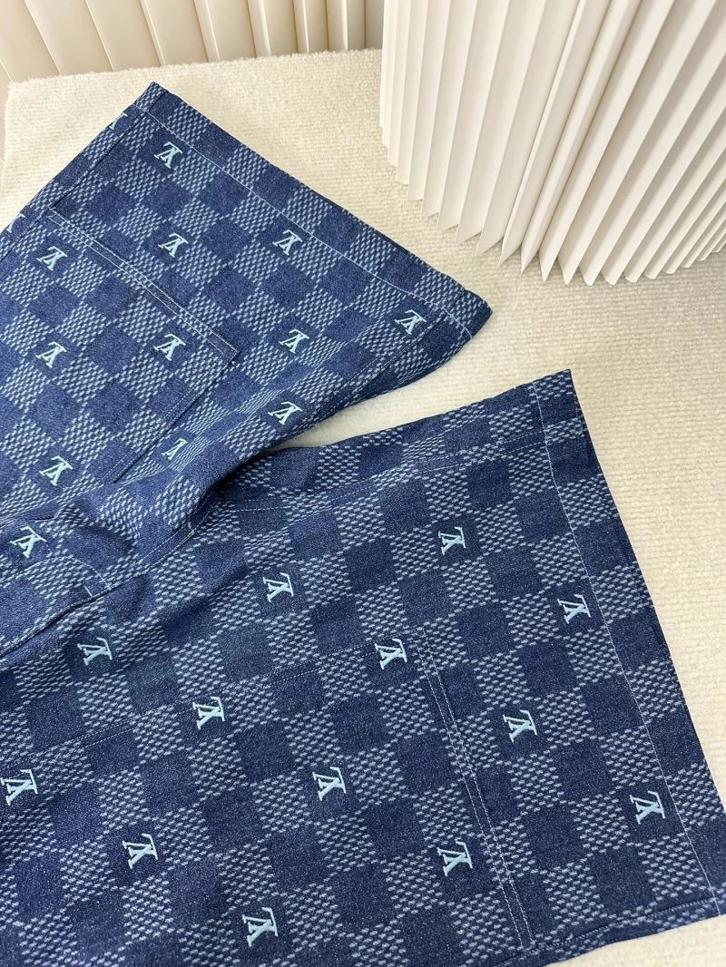 Thermal Louis Vuitton Short Pants 132775