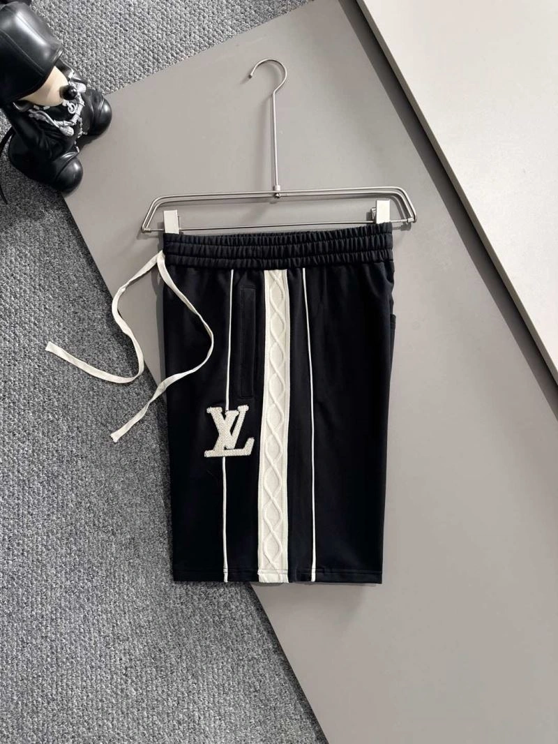 Sleek Louis Vuitton Short Pants 132732