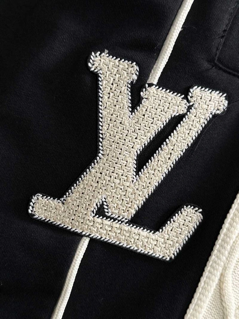 Sleek Louis Vuitton Short Pants 132732