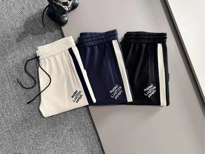 Contemporary Louis Vuitton Short Pants 132727