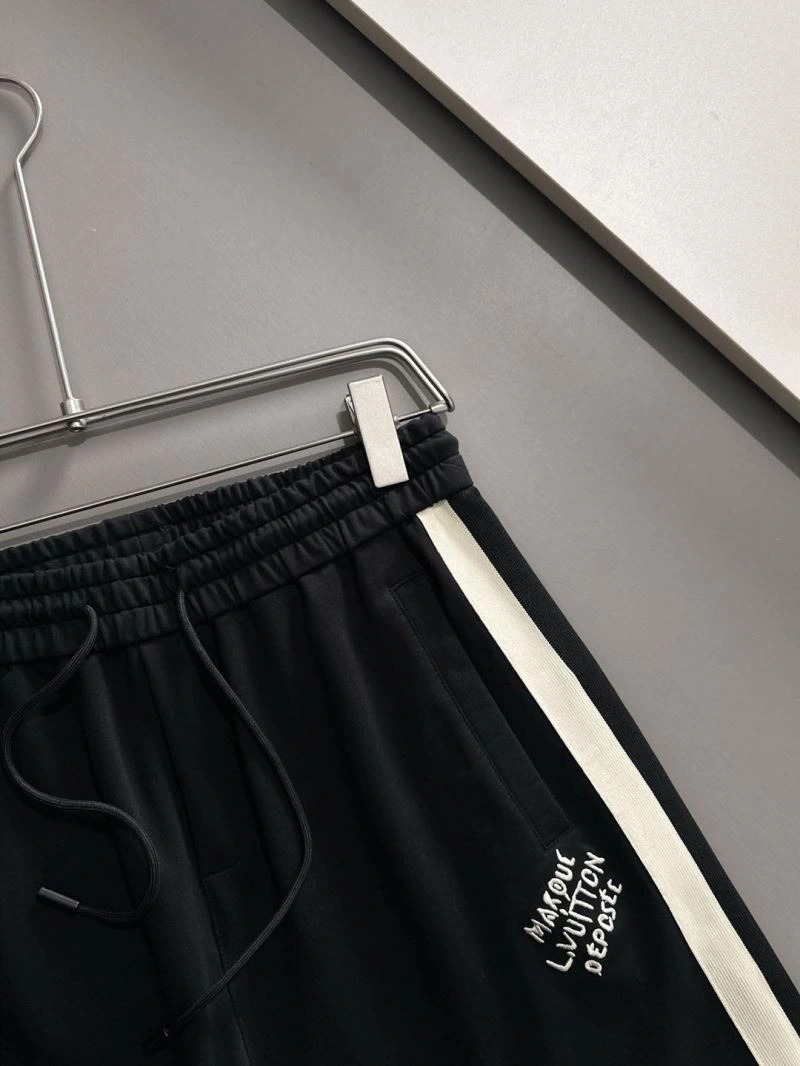 Contemporary Louis Vuitton Short Pants 132727