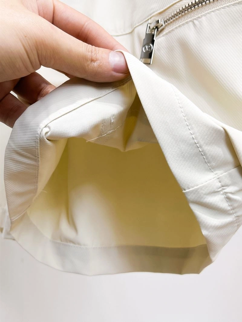 Seasonal Louis Vuitton Short Pants 132719
