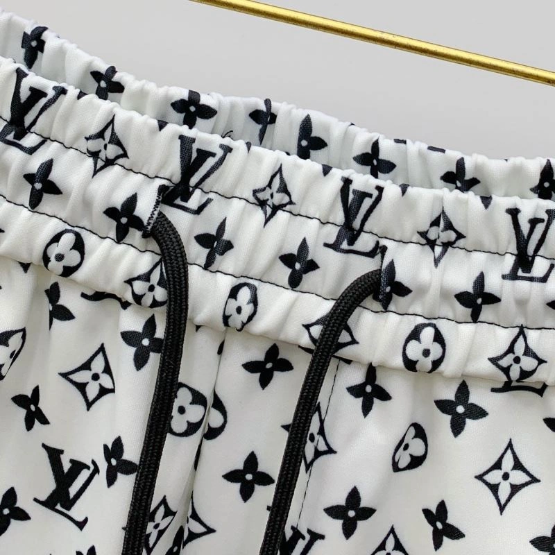 Louis Vuitton Short Pants Functional 132708