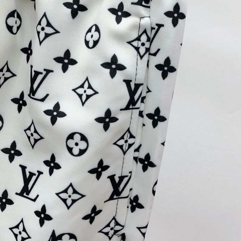 Louis Vuitton Short Pants Functional 132708