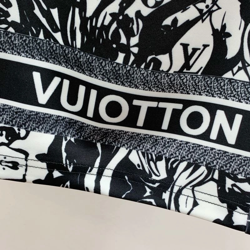 Louis Vuitton Short Pants Functional 132708