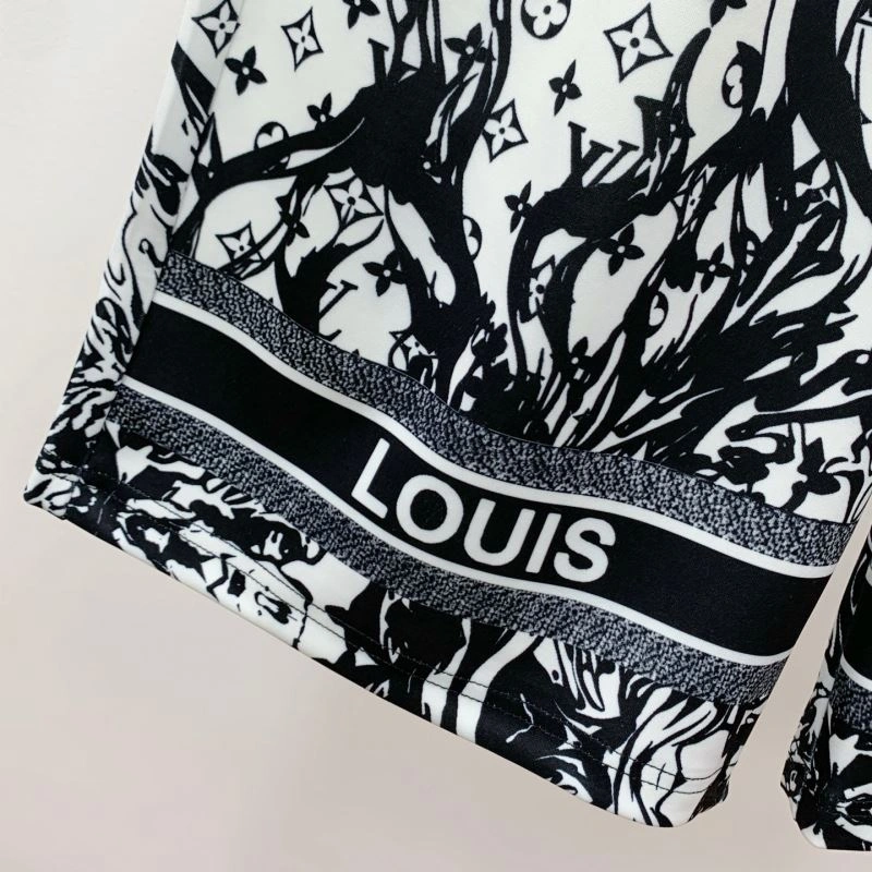 Louis Vuitton Short Pants Functional 132708